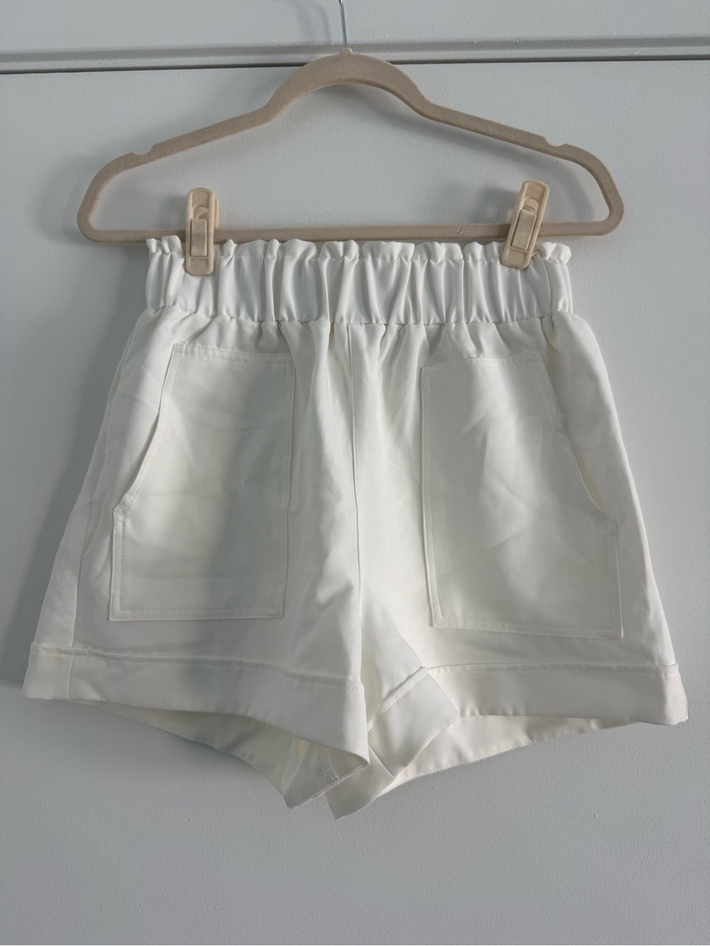 glam Cream High-Waist Pocket Shorts